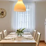 Tommy By Interhome Gedići