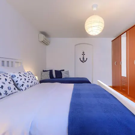 Tommy By Interhome *